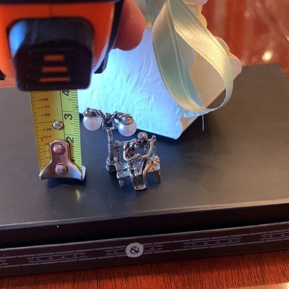 PEWTER couple figurine. - Picture 3 of 3